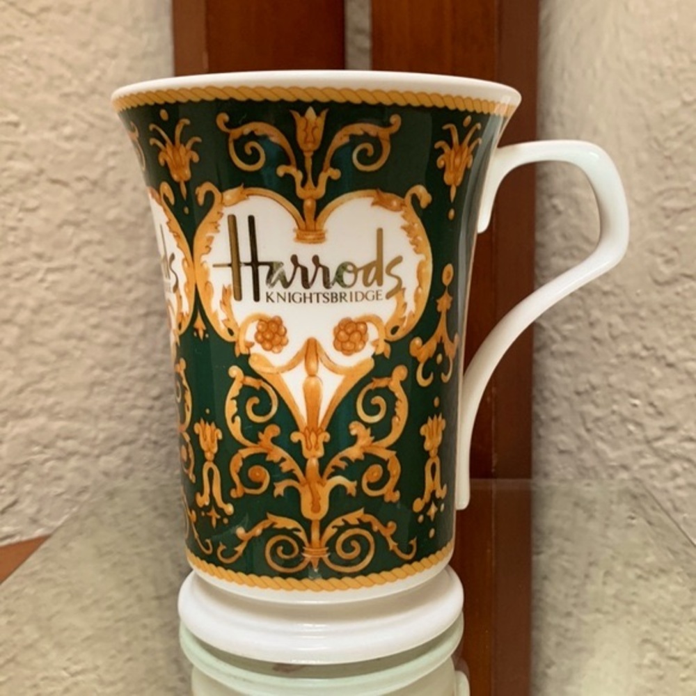 🔹Harrods Knightsbridge Cup Fine Bone China with Gold Trim Made in England EUC..